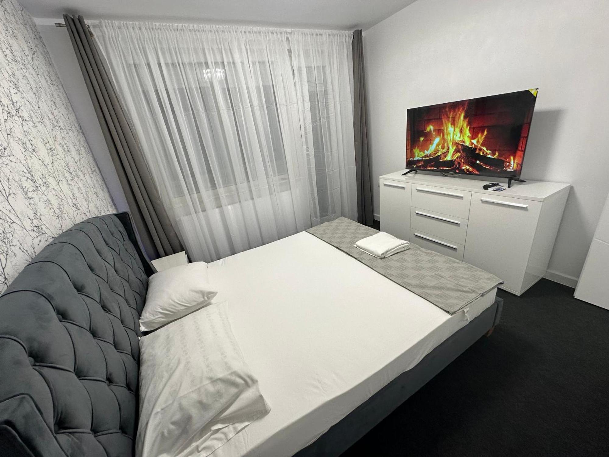 Appartamento Apartament Ultra Central 3 Hunedoara Esterno foto