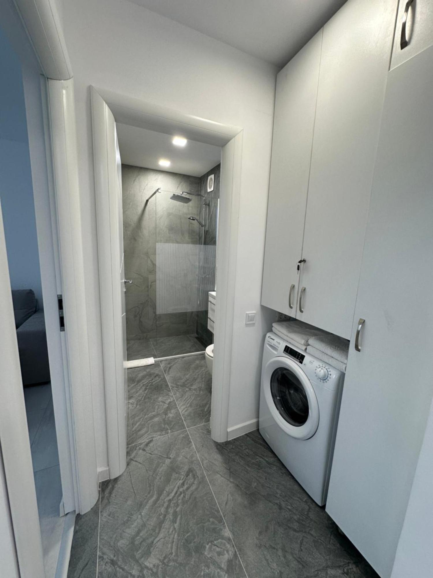 Appartamento Apartament Ultra Central 3 Hunedoara Esterno foto
